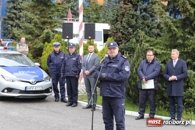 Zdjęcie w galerii na portalu naszraciborz.pl: Hybrydy dla śląskiej policji  wiadomości z regionu