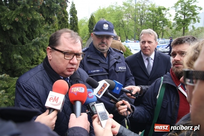 Zdjęcie w galerii na portalu naszraciborz.pl: Hybrydy dla śląskiej policji  wiadomości z regionu