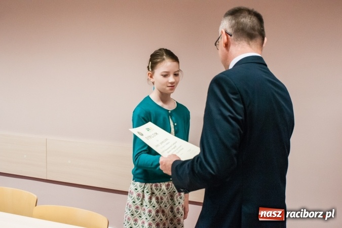 Zdjęcie w galerii na portalu naszraciborz.pl: W starostwie podsumowano XXV edycję powiatowego konkursu Mistrz Ortografii wiadomości z regionu