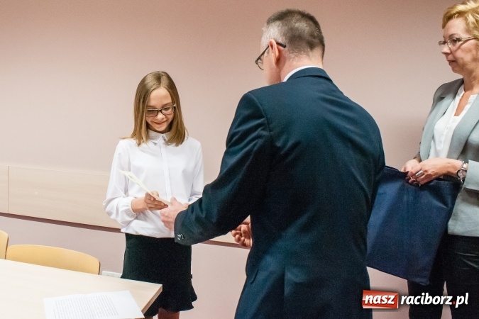 Zdjęcie w galerii na portalu naszraciborz.pl: W starostwie podsumowano XXV edycję powiatowego konkursu Mistrz Ortografii wiadomości z regionu