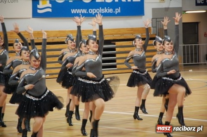 Zdjęcie w galerii na portalu naszraciborz.pl: Mażoretki ze Stowarzyszenia Kultury Ziemi Raciborskiej Źródło ponownie zdobywają Grand Prix Mistrzostw Polski  wiadomości z regionu