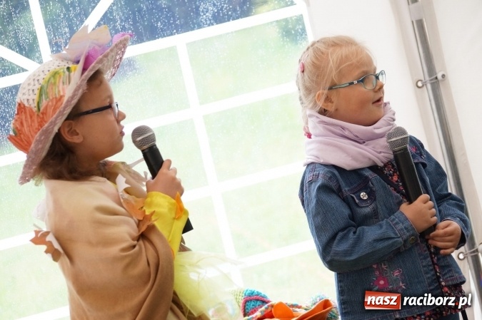 Zdjęcie w galerii na portalu naszraciborz.pl: Smerfy z Przedszkola w Nędzy świętowały Dzień Mamy i Taty  wiadomości z regionu