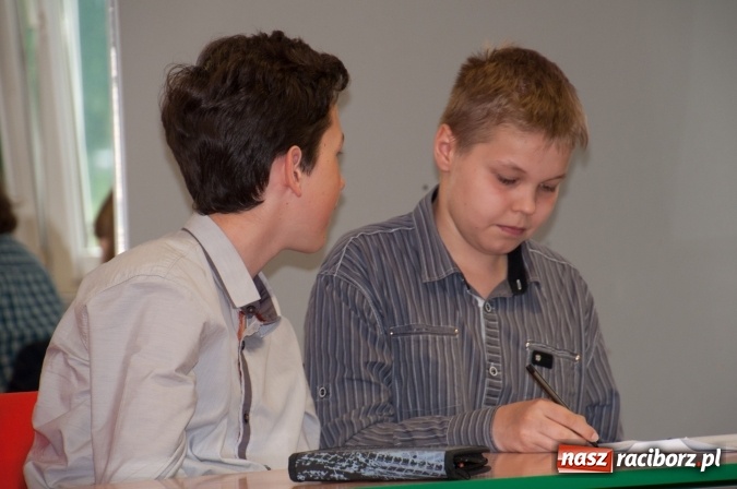 Zdjęcie w galerii na portalu naszraciborz.pl: Trzynasty Ekomat dla trzynastki. W SP 18 odbył się powiatowy konkurs matematyczno-przyrodniczy wiadomości z regionu