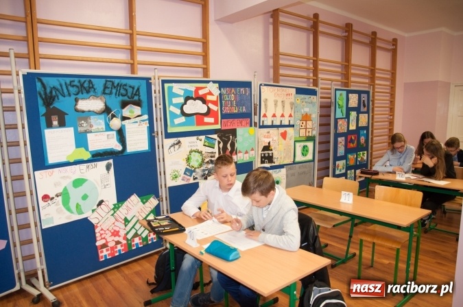 Zdjęcie w galerii na portalu naszraciborz.pl: Trzynasty Ekomat dla trzynastki. W SP 18 odbył się powiatowy konkurs matematyczno-przyrodniczy wiadomości z regionu