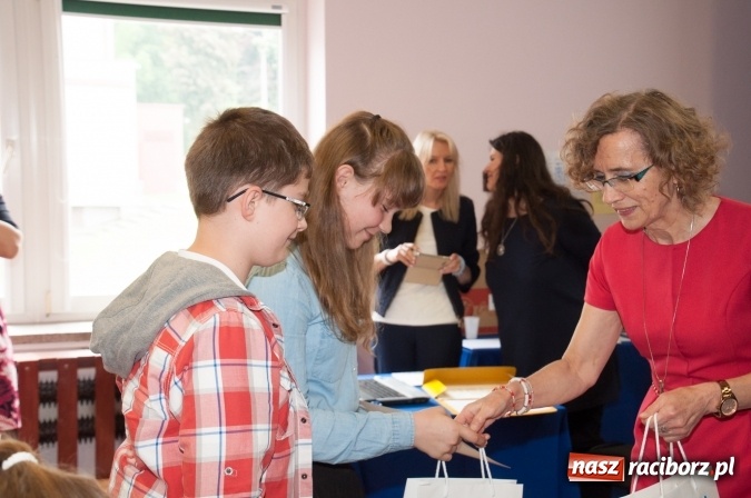 Zdjęcie w galerii na portalu naszraciborz.pl: Trzynasty Ekomat dla trzynastki. W SP 18 odbył się powiatowy konkurs matematyczno-przyrodniczy wiadomości z regionu