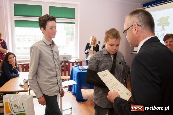 Zdjęcie w galerii na portalu naszraciborz.pl: Trzynasty Ekomat dla trzynastki. W SP 18 odbył się powiatowy konkurs matematyczno-przyrodniczy wiadomości z regionu