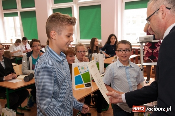 Zdjęcie w galerii na portalu naszraciborz.pl: Trzynasty Ekomat dla trzynastki. W SP 18 odbył się powiatowy konkurs matematyczno-przyrodniczy wiadomości z regionu