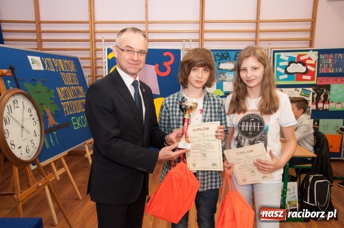 Zdjęcie w galerii na portalu naszraciborz.pl: Trzynasty Ekomat dla trzynastki. W SP 18 odbył się powiatowy konkurs matematyczno-przyrodniczy wiadomości z regionu
