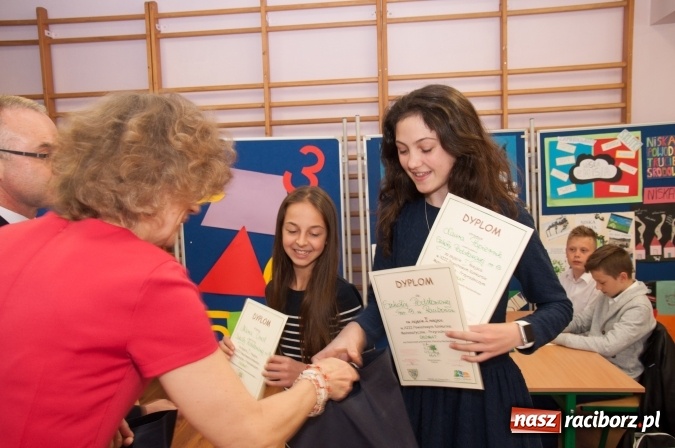 Zdjęcie w galerii na portalu naszraciborz.pl: Trzynasty Ekomat dla trzynastki. W SP 18 odbył się powiatowy konkurs matematyczno-przyrodniczy wiadomości z regionu