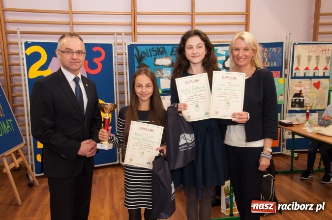 Zdjęcie w galerii na portalu naszraciborz.pl: Trzynasty Ekomat dla trzynastki. W SP 18 odbył się powiatowy konkurs matematyczno-przyrodniczy wiadomości z regionu