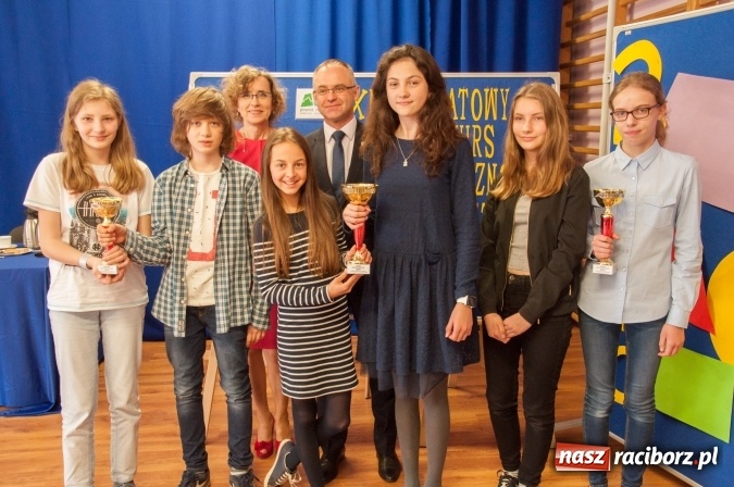 Zdjęcie w galerii na portalu naszraciborz.pl: Trzynasty Ekomat dla trzynastki. W SP 18 odbył się powiatowy konkurs matematyczno-przyrodniczy wiadomości z regionu