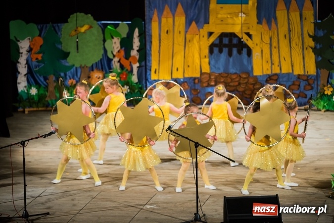 Zdjęcie w galerii na portalu naszraciborz.pl: Gala IX Mini Festiwalu Przedszkolaków wiadomości z regionu
