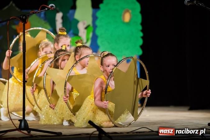 Zdjęcie w galerii na portalu naszraciborz.pl: Gala IX Mini Festiwalu Przedszkolaków wiadomości z regionu