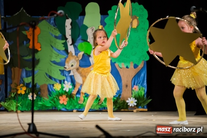 Zdjęcie w galerii na portalu naszraciborz.pl: Gala IX Mini Festiwalu Przedszkolaków wiadomości z regionu