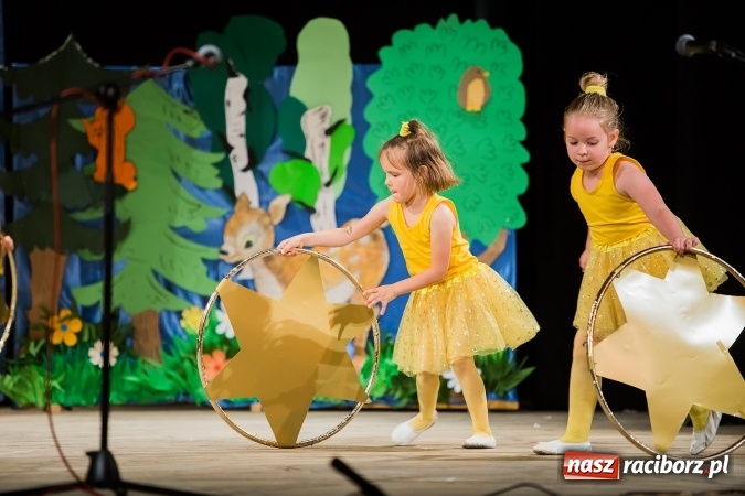 Zdjęcie w galerii na portalu naszraciborz.pl: Gala IX Mini Festiwalu Przedszkolaków wiadomości z regionu