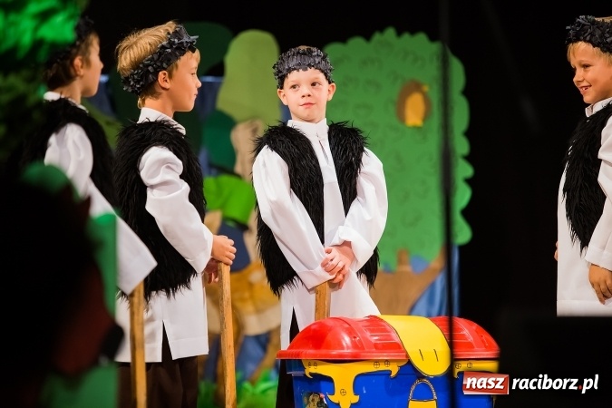 Zdjęcie w galerii na portalu naszraciborz.pl: Gala IX Mini Festiwalu Przedszkolaków wiadomości z regionu