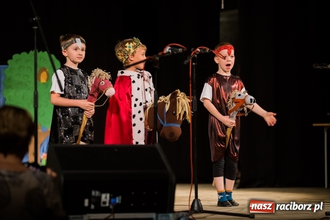 Zdjęcie w galerii na portalu naszraciborz.pl: Gala IX Mini Festiwalu Przedszkolaków wiadomości z regionu
