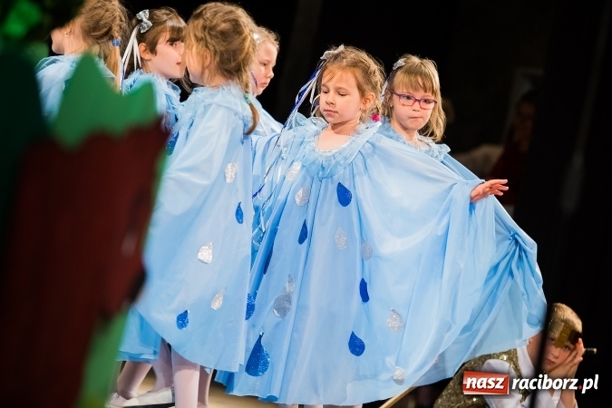 Zdjęcie w galerii na portalu naszraciborz.pl: Gala IX Mini Festiwalu Przedszkolaków wiadomości z regionu