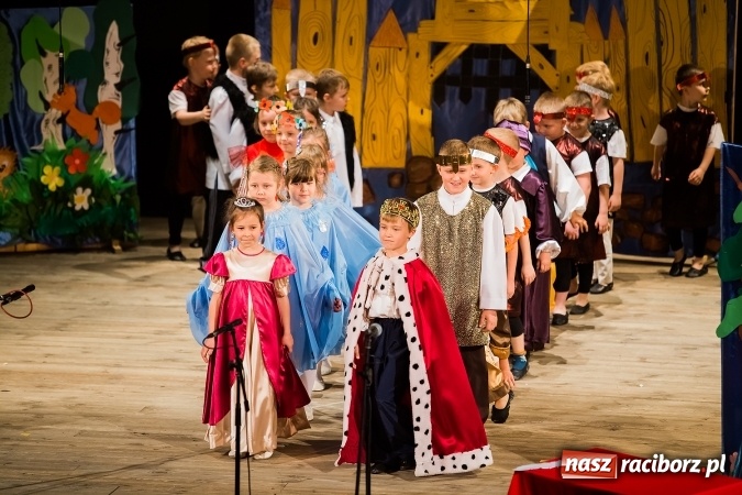 Zdjęcie w galerii na portalu naszraciborz.pl: Gala IX Mini Festiwalu Przedszkolaków wiadomości z regionu