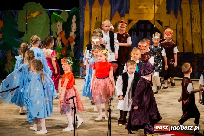 Zdjęcie w galerii na portalu naszraciborz.pl: Gala IX Mini Festiwalu Przedszkolaków wiadomości z regionu