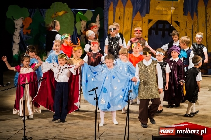 Zdjęcie w galerii na portalu naszraciborz.pl: Gala IX Mini Festiwalu Przedszkolaków wiadomości z regionu