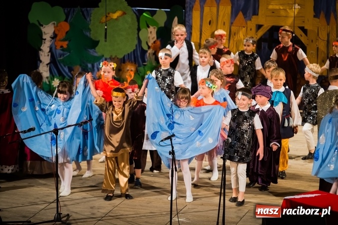 Zdjęcie w galerii na portalu naszraciborz.pl: Gala IX Mini Festiwalu Przedszkolaków wiadomości z regionu
