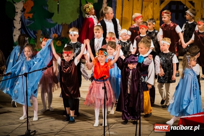 Zdjęcie w galerii na portalu naszraciborz.pl: Gala IX Mini Festiwalu Przedszkolaków wiadomości z regionu