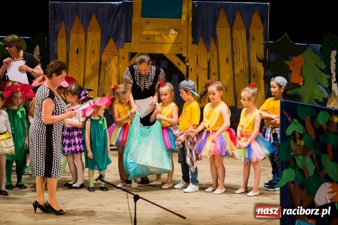 Zdjęcie w galerii na portalu naszraciborz.pl: Gala IX Mini Festiwalu Przedszkolaków wiadomości z regionu