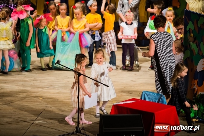 Zdjęcie w galerii na portalu naszraciborz.pl: Gala IX Mini Festiwalu Przedszkolaków wiadomości z regionu