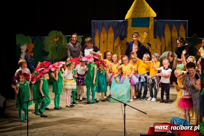 Zdjęcie w galerii na portalu naszraciborz.pl: Gala IX Mini Festiwalu Przedszkolaków wiadomości z regionu