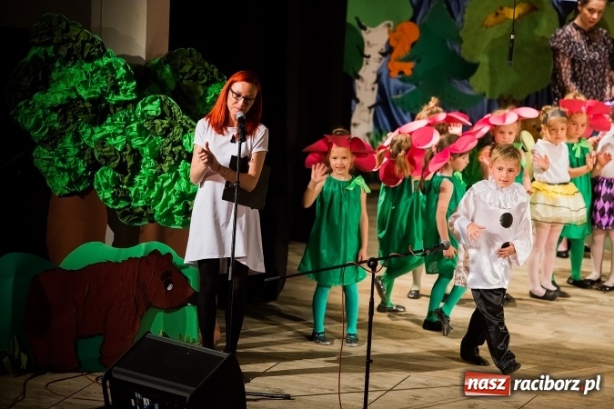 Zdjęcie w galerii na portalu naszraciborz.pl: Gala IX Mini Festiwalu Przedszkolaków wiadomości z regionu
