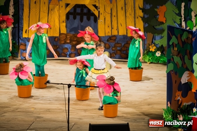 Zdjęcie w galerii na portalu naszraciborz.pl: Gala IX Mini Festiwalu Przedszkolaków wiadomości z regionu