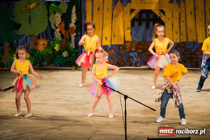 Zdjęcie w galerii na portalu naszraciborz.pl: Gala IX Mini Festiwalu Przedszkolaków wiadomości z regionu