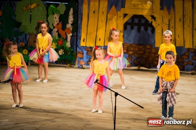 Zdjęcie w galerii na portalu naszraciborz.pl: Gala IX Mini Festiwalu Przedszkolaków wiadomości z regionu