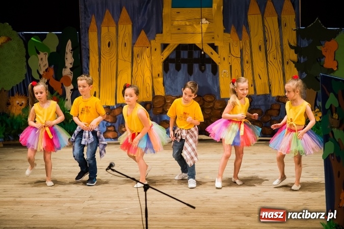 Zdjęcie w galerii na portalu naszraciborz.pl: Gala IX Mini Festiwalu Przedszkolaków wiadomości z regionu