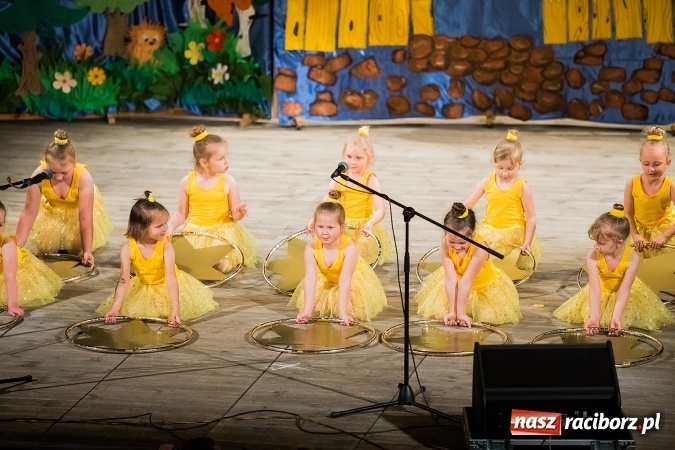 Zdjęcie w galerii na portalu naszraciborz.pl: Gala IX Mini Festiwalu Przedszkolaków wiadomości z regionu