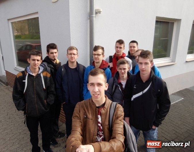 Zdjęcie w galerii na portalu naszraciborz.pl: Uczniowie Mechanika relacjonują swoje praktyki w Brunszwiku wiadomości z regionu