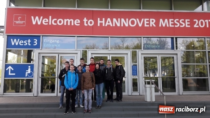 Zdjęcie w galerii na portalu naszraciborz.pl: Uczniowie Mechanika relacjonują swoje praktyki w Brunszwiku wiadomości z regionu