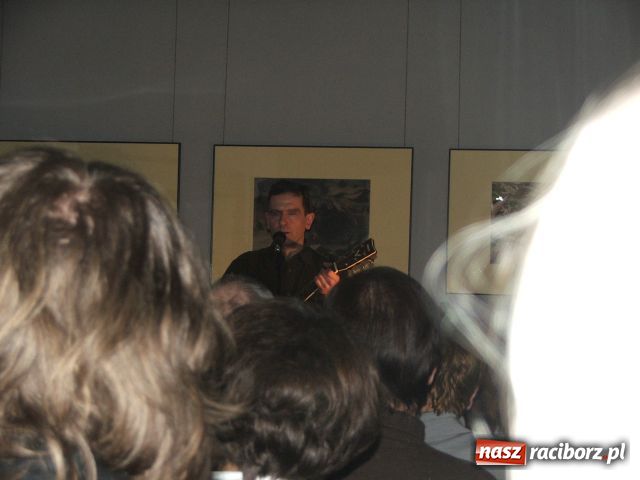 Zdjęcie w galerii na portalu naszraciborz.pl: Michalski śpiewał Cohena i Kaczmarskiego wiadomości z regionu