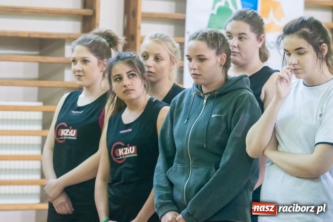 Zdjęcie w galerii na portalu naszraciborz.pl: V edycja Turnieju Streetballa w CKZiU nr 1 wiadomości z regionu