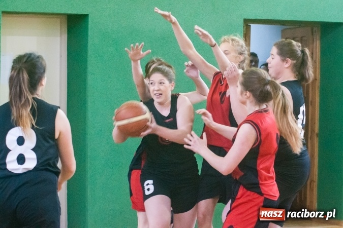 Zdjęcie w galerii na portalu naszraciborz.pl: V edycja Turnieju Streetballa w CKZiU nr 1 wiadomości z regionu