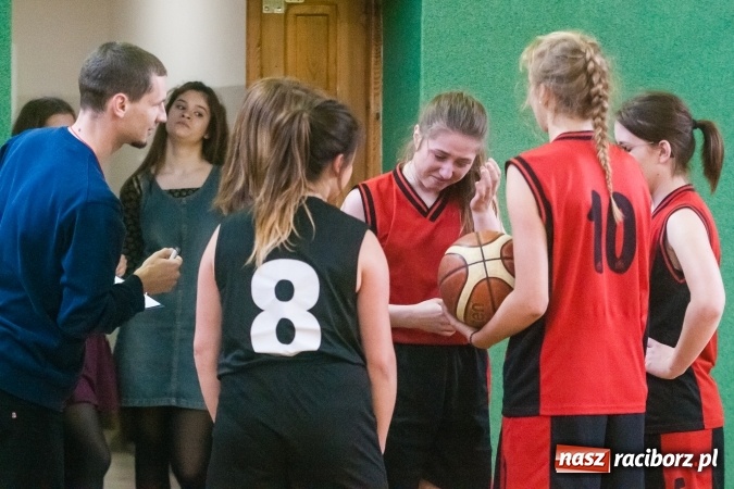 Zdjęcie w galerii na portalu naszraciborz.pl: V edycja Turnieju Streetballa w CKZiU nr 1 wiadomości z regionu