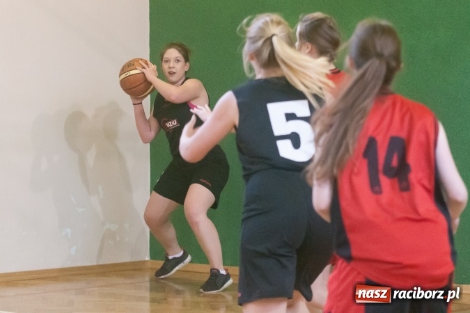 Zdjęcie w galerii na portalu naszraciborz.pl: V edycja Turnieju Streetballa w CKZiU nr 1 wiadomości z regionu