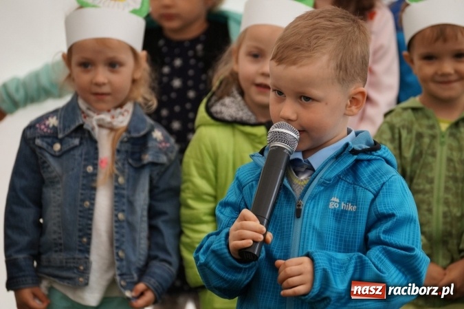 Zdjęcie w galerii na portalu naszraciborz.pl: Plastusie z Nędzy z programem dla rodziców  wiadomości z regionu