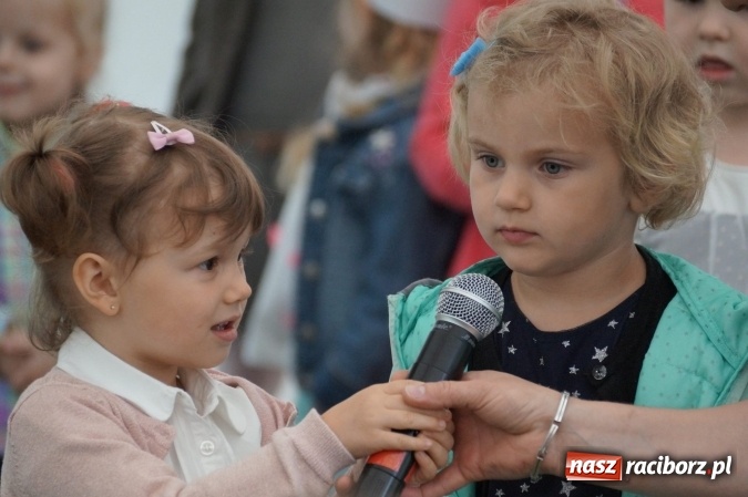 Zdjęcie w galerii na portalu naszraciborz.pl: Plastusie z Nędzy z programem dla rodziców  wiadomości z regionu