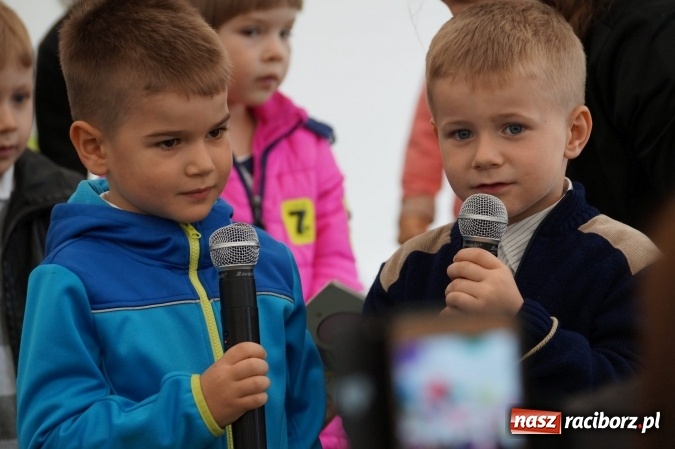 Zdjęcie w galerii na portalu naszraciborz.pl: Plastusie z Nędzy z programem dla rodziców  wiadomości z regionu