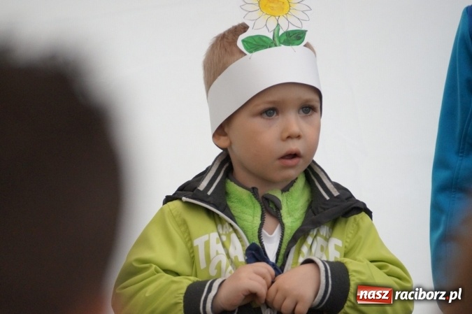 Zdjęcie w galerii na portalu naszraciborz.pl: Plastusie z Nędzy z programem dla rodziców  wiadomości z regionu