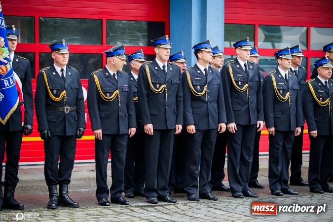 Zdjęcie w galerii na portalu naszraciborz.pl: Strażackie święto w raciborskiej komendzie. Awanse, odznaczenia i nagrody wiadomości z regionu