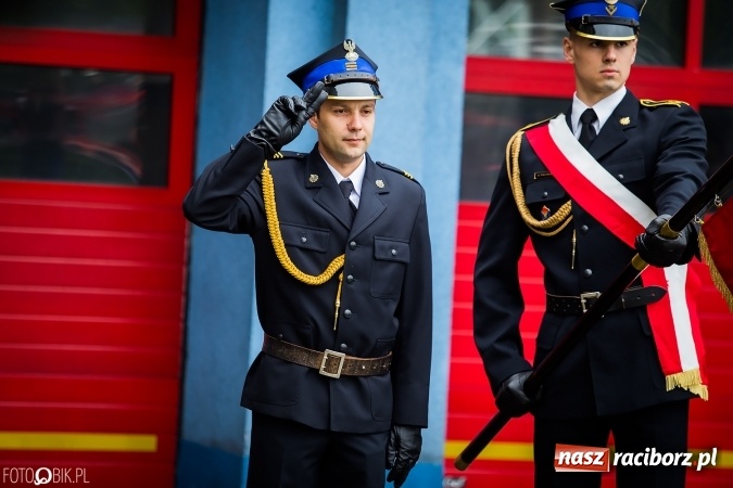 Zdjęcie w galerii na portalu naszraciborz.pl: Strażackie święto w raciborskiej komendzie. Awanse, odznaczenia i nagrody wiadomości z regionu