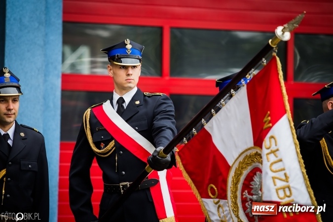 Zdjęcie w galerii na portalu naszraciborz.pl: Strażackie święto w raciborskiej komendzie. Awanse, odznaczenia i nagrody wiadomości z regionu